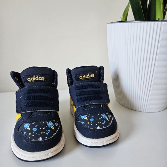 Adidas Hoops Mid sneakers - Toddler size 5k - Picture 3 of 4